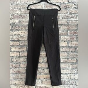 Athleta Black Women's Pull on pants with Zipper Accents/side pocket in excellent